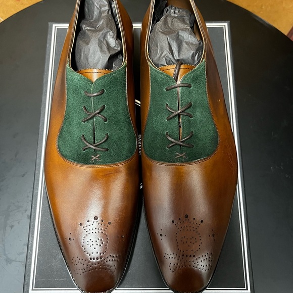 Barker Black Althorp with matching tie and pocket square. Custom Size 14D. - Picture 2 of 4